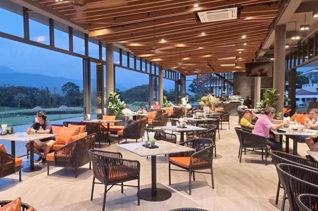 Royal Hills Golf Resort & Spa Nakhon Nayok Exterior photo